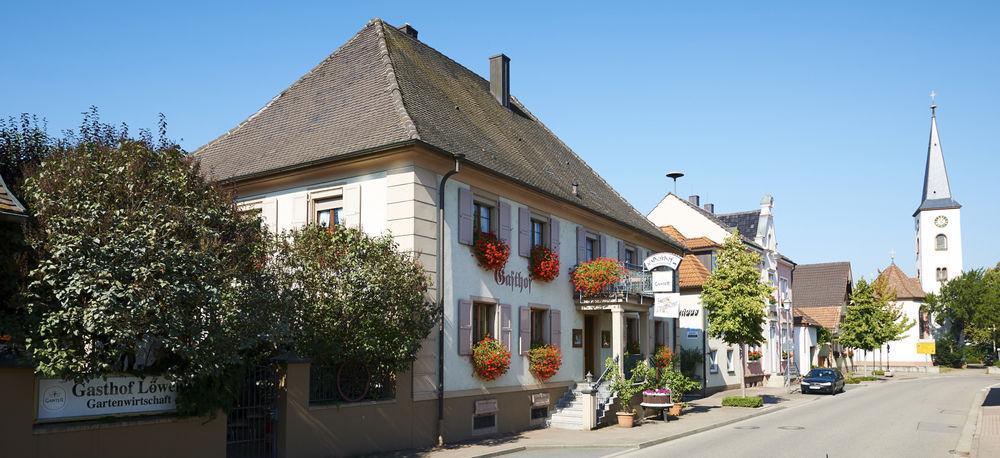 Hotel Loewen Garni Oberrimsingen Exterior foto