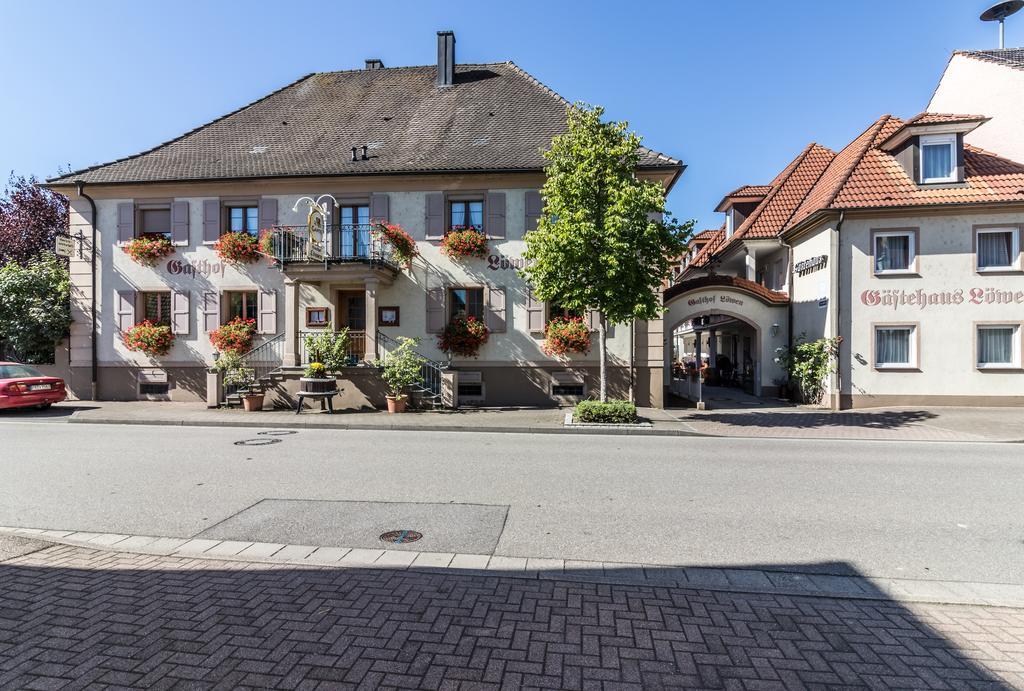 Hotel Loewen Garni Oberrimsingen Exterior foto