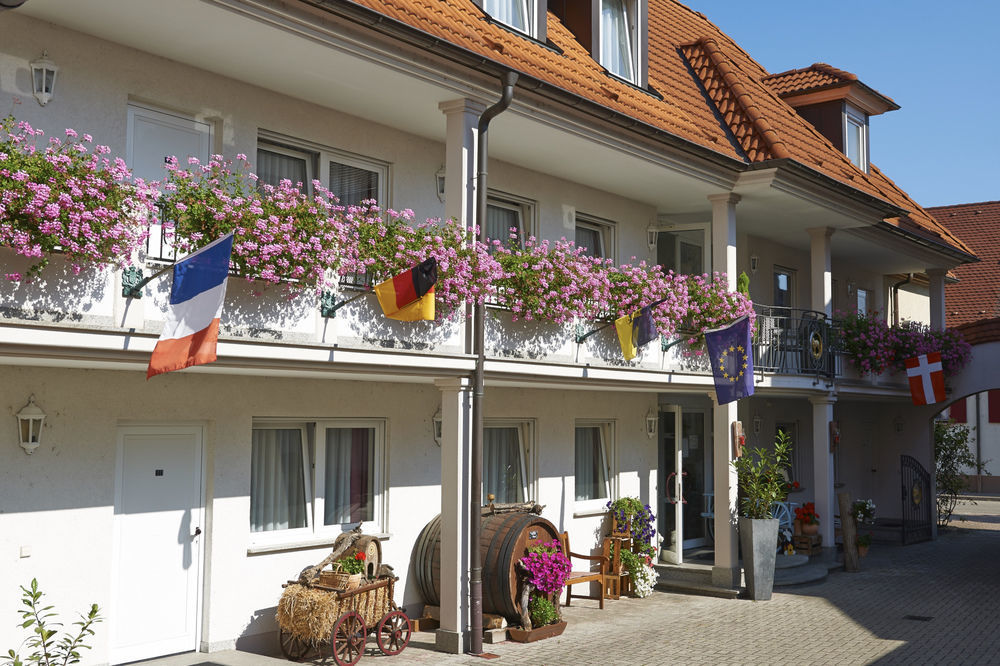 Hotel Loewen Garni Oberrimsingen Exterior foto